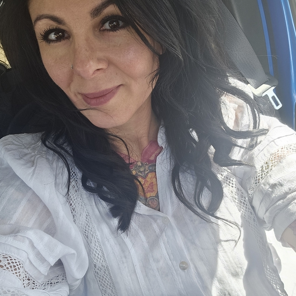 Meet your Posher, Lydie